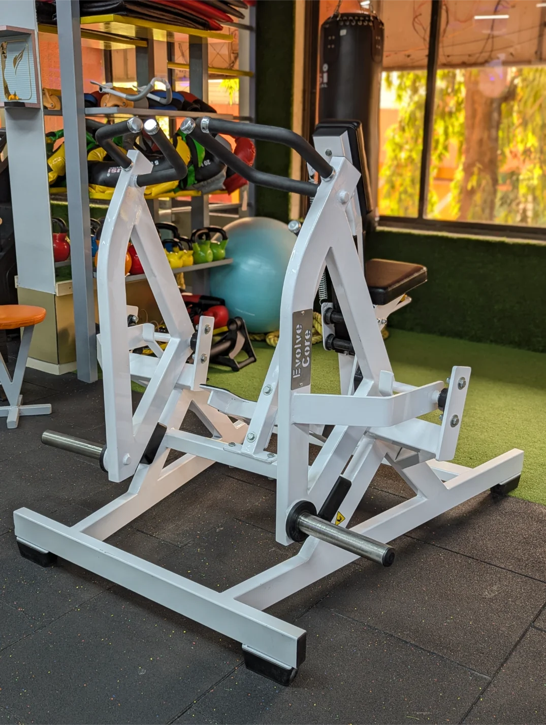 Iso-Lateral Chest Press Machine