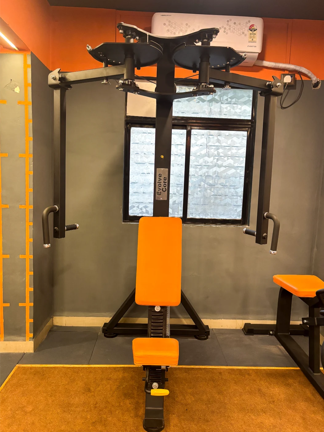 chest-fly-machine-closeup