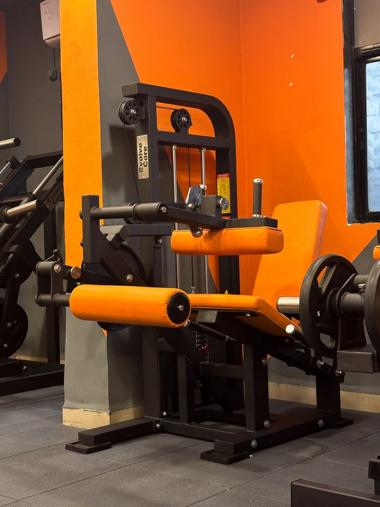 leg-extension-machine-closeup