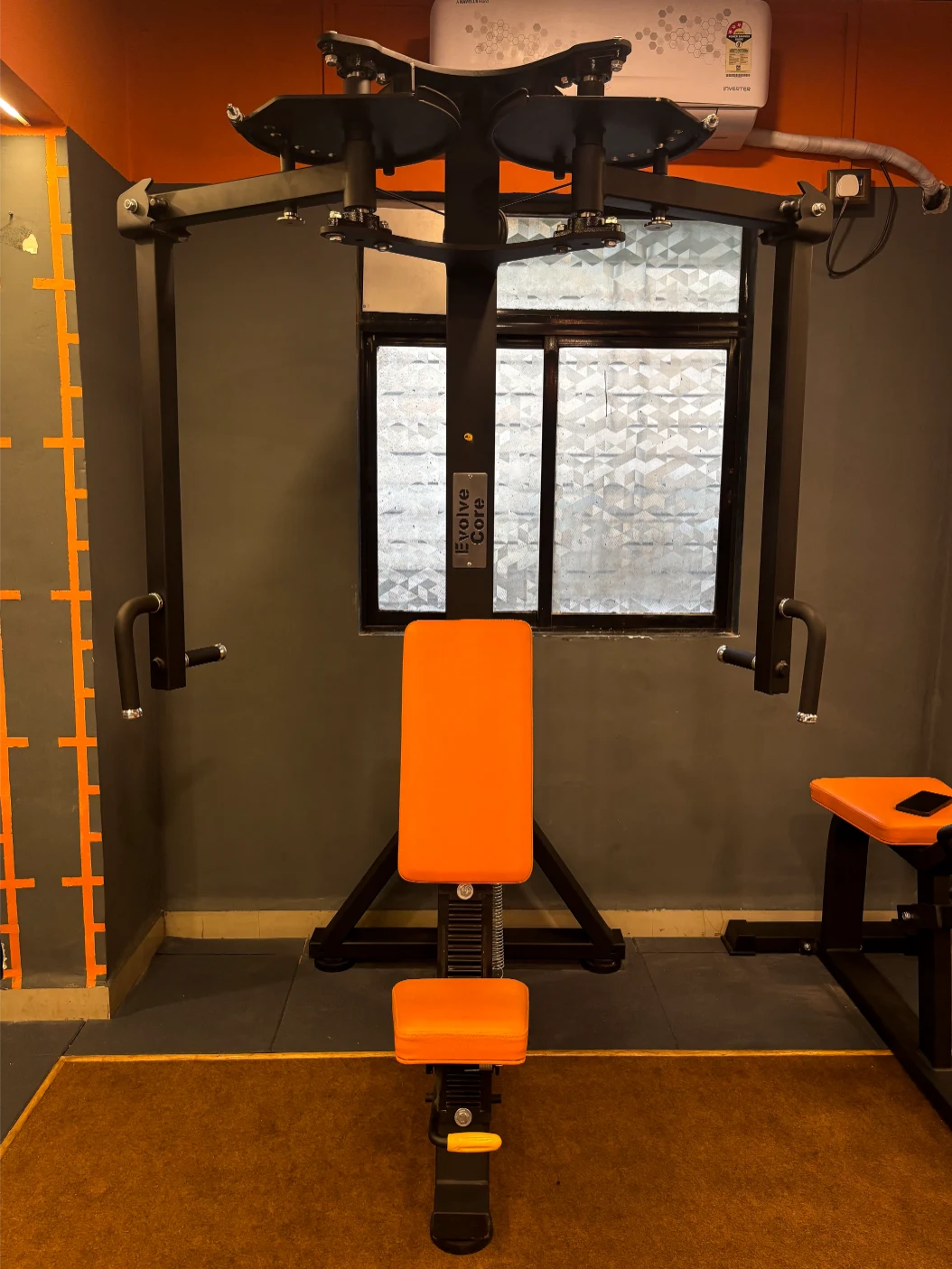 pec-deck-modern-fitness-equipment